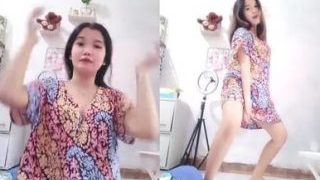 AVTub - Bokep Cewek Live Bugil